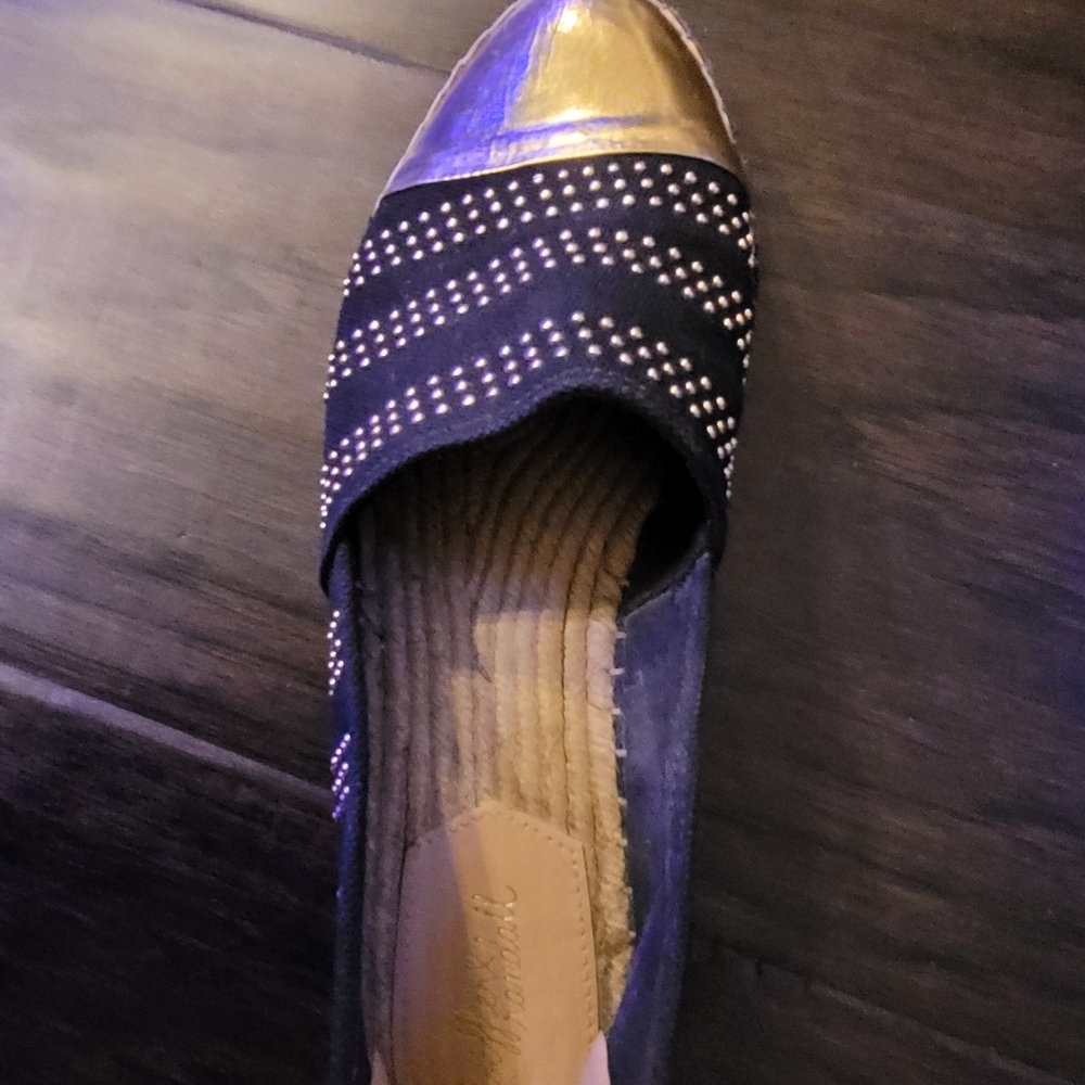 Beautiful Gently worn loeffler randall gold studded flat/mule - Picture 11 of 12